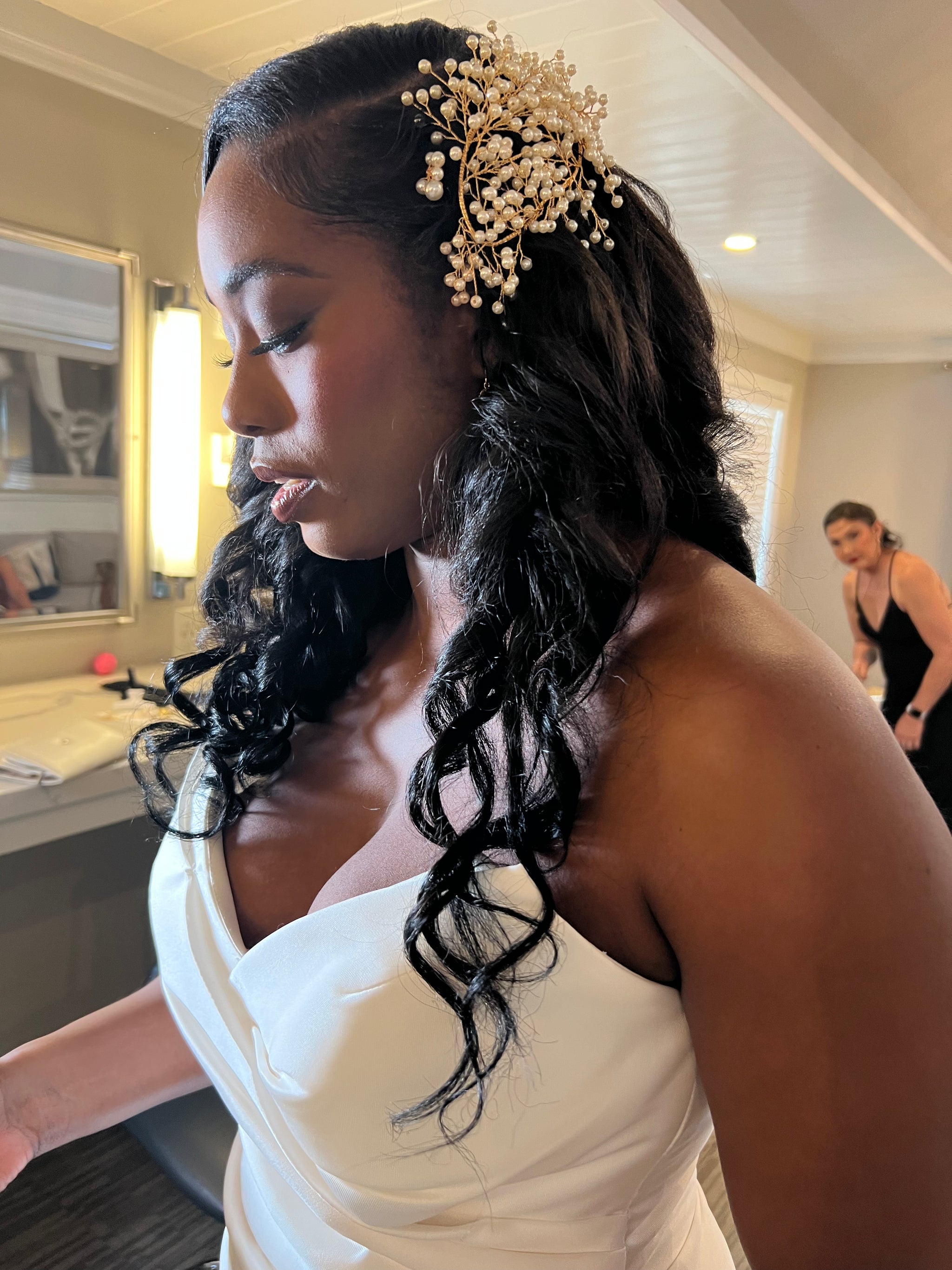 CLIP-IN LUXURY EXTENSIONS