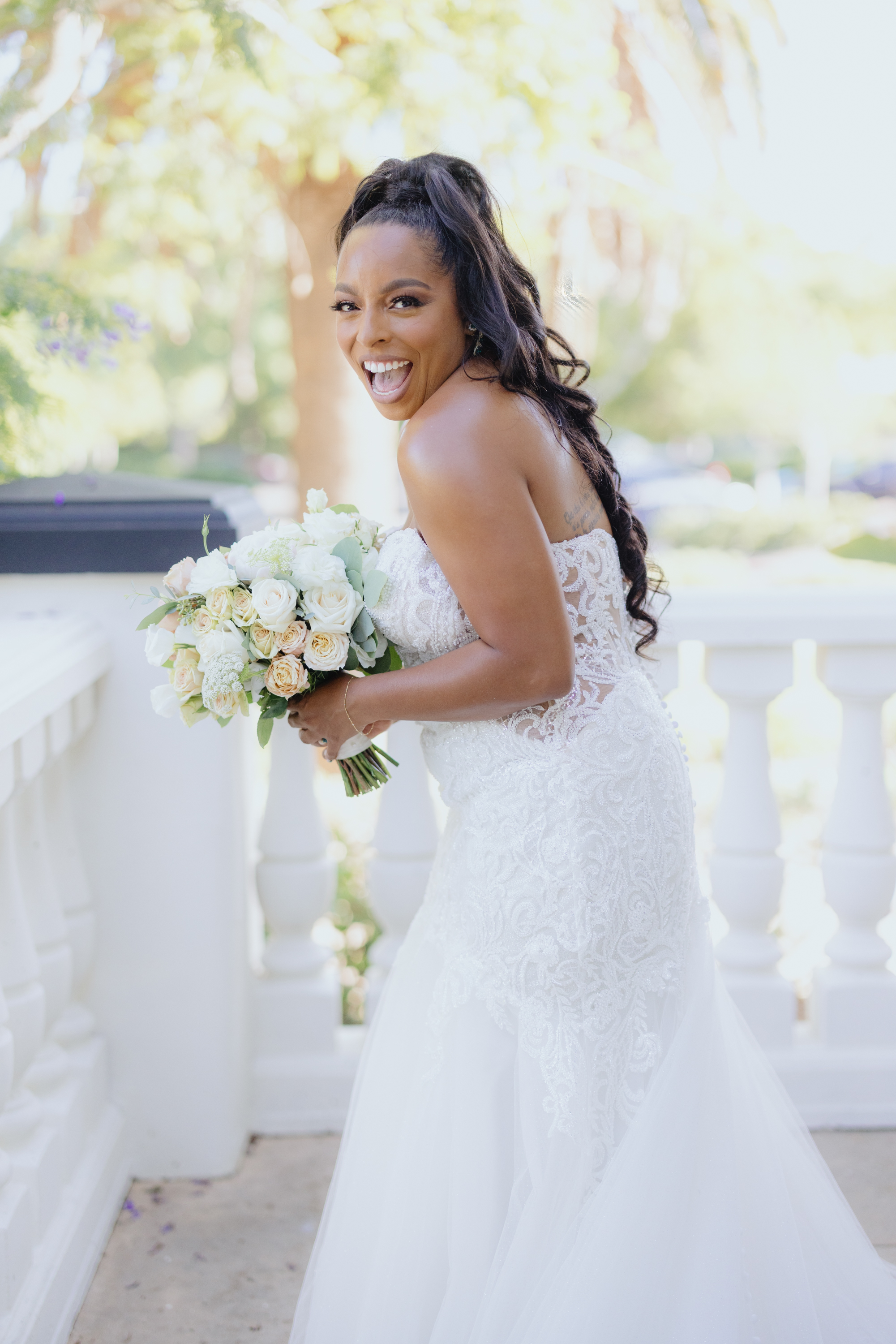 CLIP-IN LUXURY EXTENSIONS